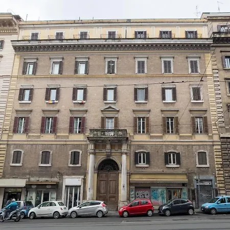 The Best Rent - Modern Three-Bedroom Apartment A Few Steps From The Colosseum-3
