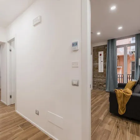 The Best Rent - Modern Three-Bedroom Apartment A Few Steps From The Colosseum-2
